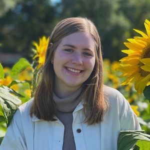 Meet your Posher, Ella